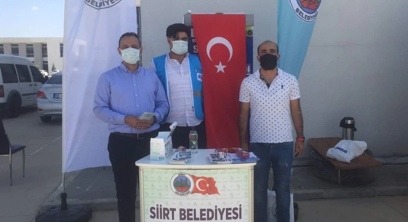 Siirt Belediyesi öğrenciler için stant kurdu