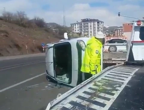 Siirt’in Baykan İlçesinde Kaza: 2 Kişi Yaralandı