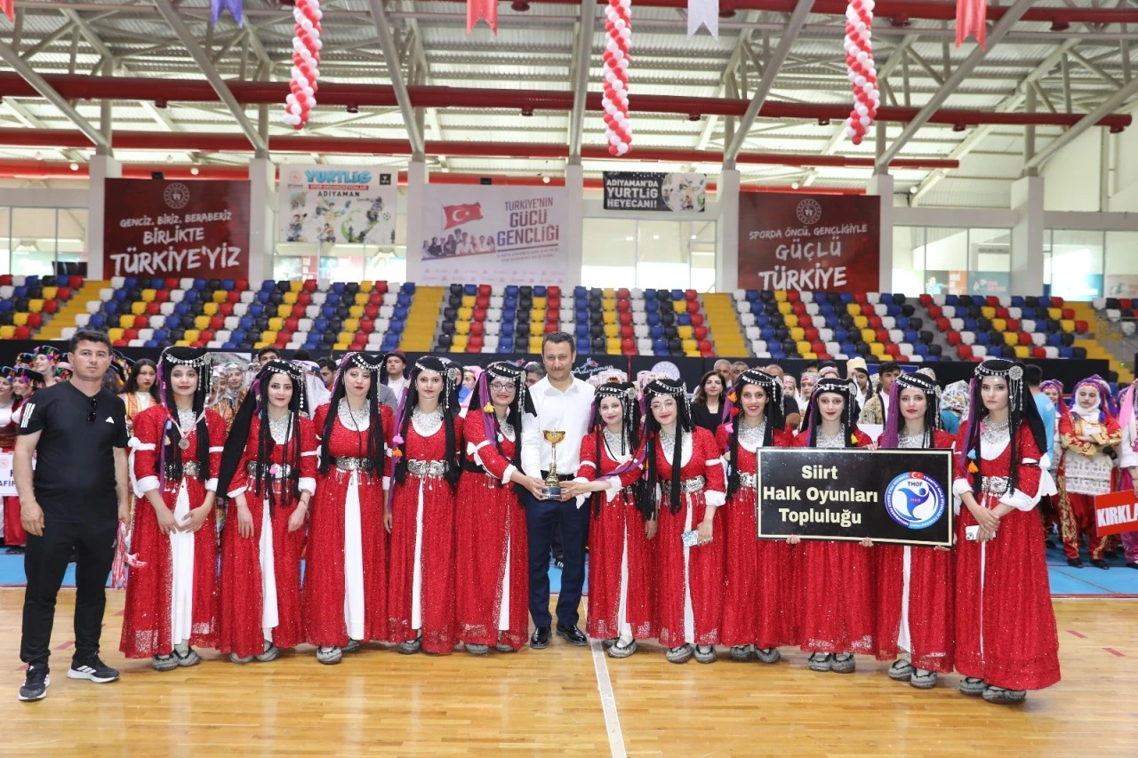 Siirt’in Gururu: Halk Oyunları Ekibi Türkiye İkincisi Oldu