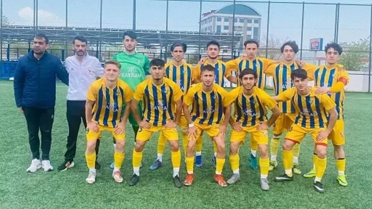 Siirt Kartal Spor U18 Takımı Van’da Şampiyon Oldu