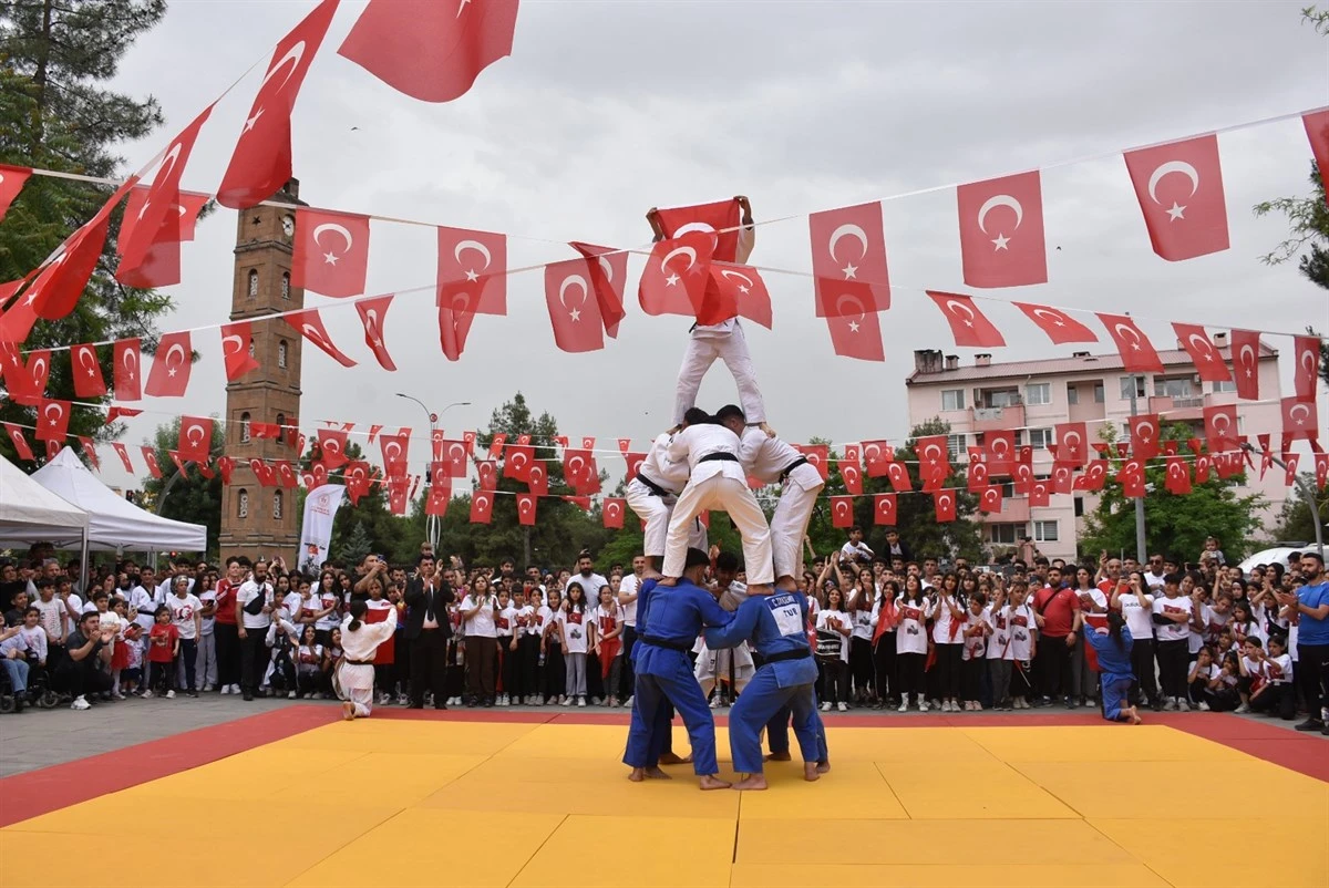 Siirt'te 19 Mayıs Atatürk’ü Anma, Gençlik Ve Spor Bayramı Törenlerle Kutlanacak