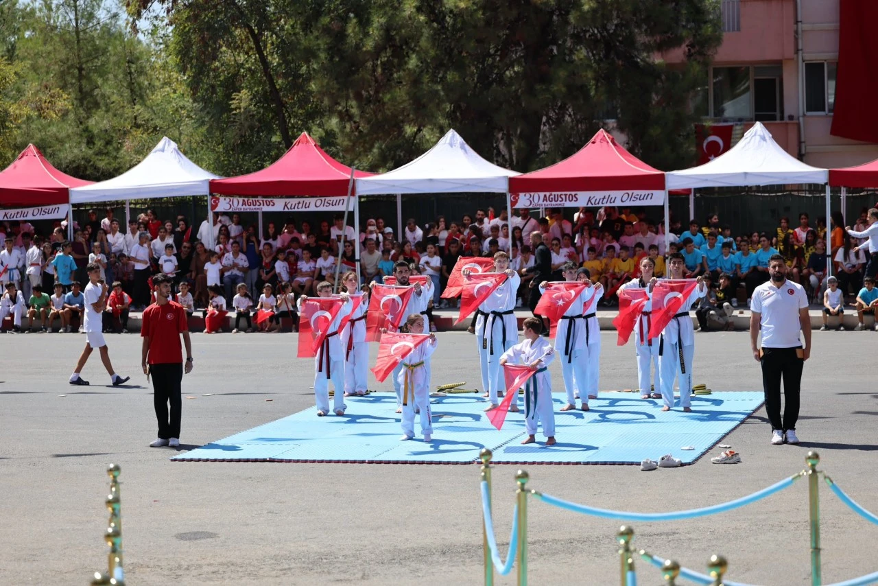 Siirt'te 30 Ağustos Zafer Bayramı Coşkuyla Kutlandı