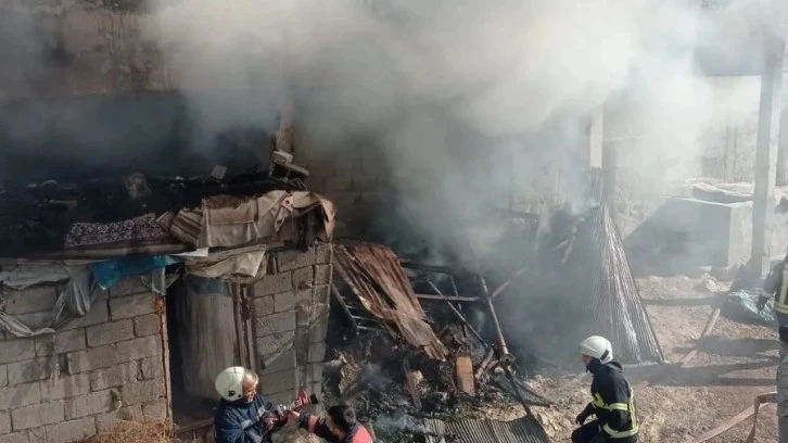 Siirt’te bir evin odunluğunda çıkan yangın korkuttu