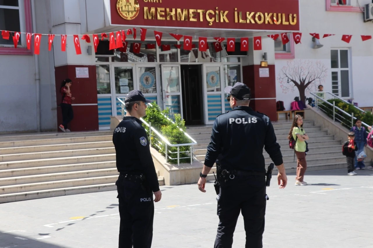 Siirt'te de okullarda g&uuml;venlik tedbirleri artırıldı