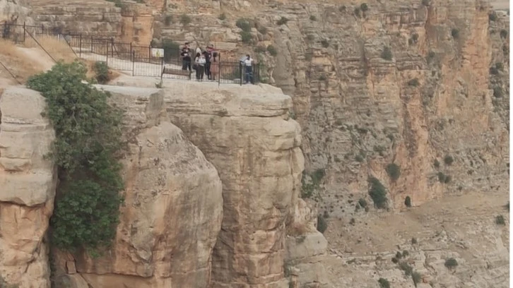 Siirt'te feci olay! 20 yaşındaki genç kendini uçuruma bıraktı