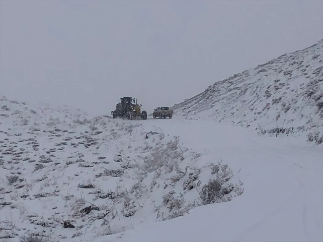 Siirt'te Geçittepe Kardan Kapandı