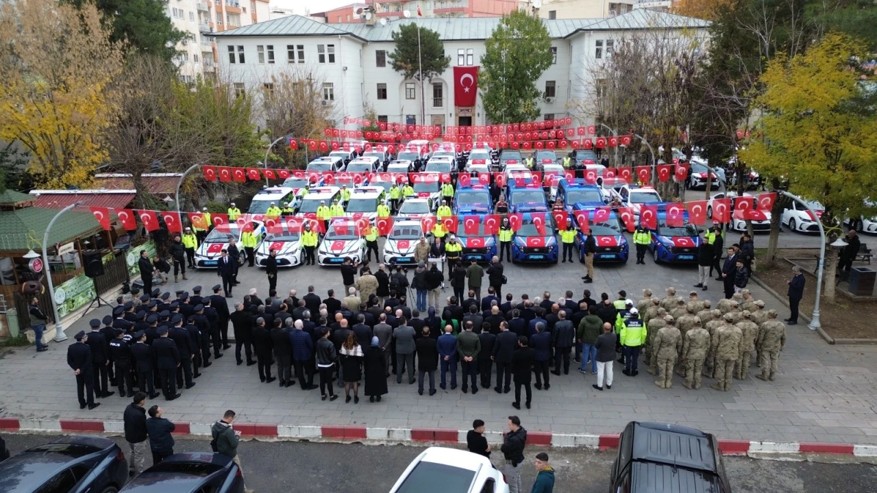 Siirt&rsquo;te G&uuml;venlik G&uuml;&ccedil;lerine 68 Yeni Ara&ccedil;: 48 Ara&ccedil; Emniyete, 20&rsquo;si Jandarmaya