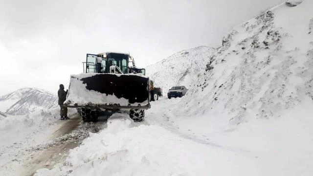 Siirt’te kar yağışı nedeniyle 9 köy yolu ulaşıma kapandı