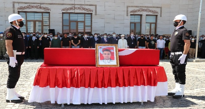 Siirt'te kazada hayatını kaybeden polis memuru için tören düzenlendi