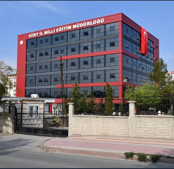 Siirt'te Milli Eğitim Müdürü değişikliğine tepki