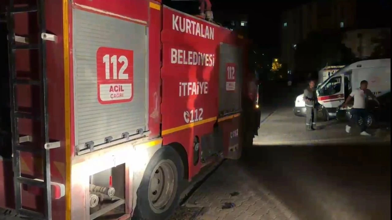 Siirt’te Polis Lojmanlarında Korkutan Yangın: 13 Kişi Hastaneye Kaldırıldı
