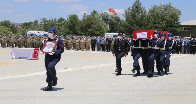 Siirt'te şehit güvenlik korucusu için tören düzenlendi