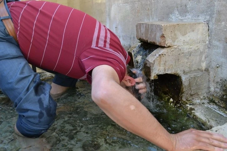 Siirt'te sıcaklar arttı, o caminin havuzu şimdiden doldu