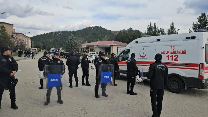 Siirt'te Silahlı Muhtarlık Kavgası: 1’i Polis, 8 yaralı!