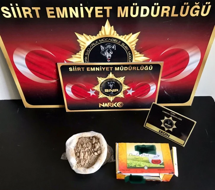  Siirt'te şüpheli şahsın elindeki çay kutusundan uyuşturucu çıktı