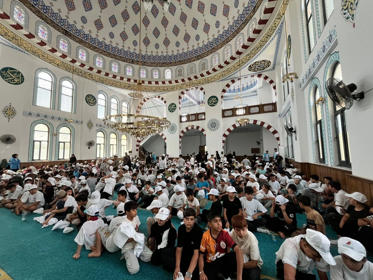 Siirt'te TÜGVA Yaz Okulu Etkinliklerinde Binlerce Öğrenci Camide Buluştu