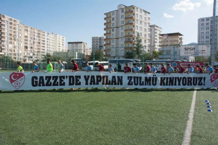 Siirt'ten Filistin'e destek pankartı açıldı