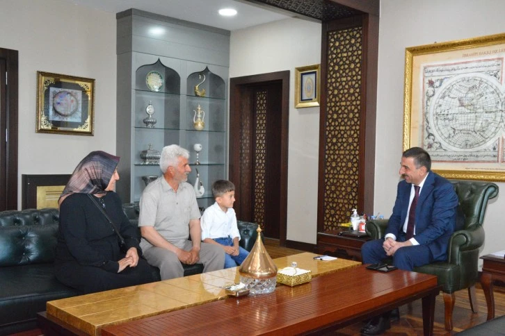 Siirt Vali Hacıbektaşoğlu, Diyarbakır annelerini misafir etti