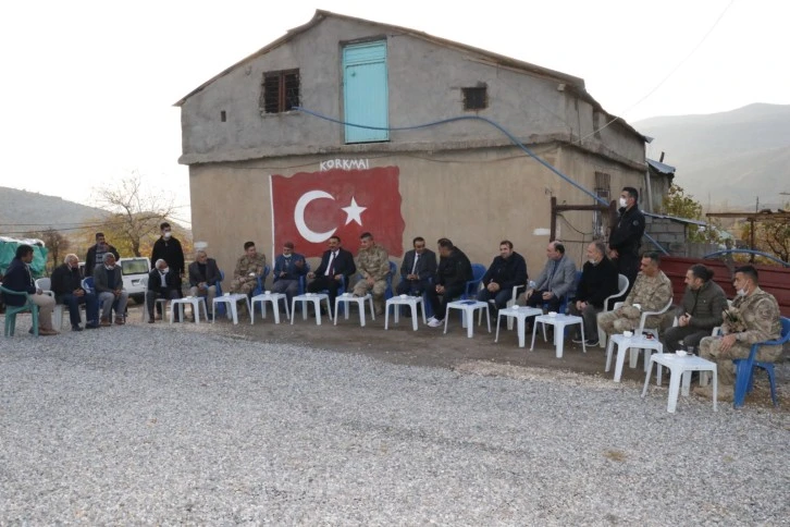 Siirt Valisi Hacıbektaşoğlu, köylülerin sorunlarını dinledi