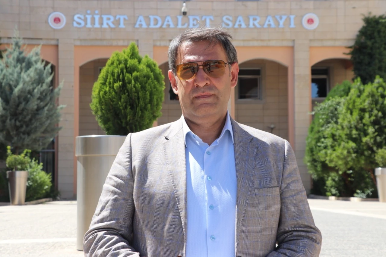 Siirtli Av. Diyaeddin Temiz'den Kaldırım &Ccedil;ıkışı: "Kaldırımlar ve yollar hepimizindir"