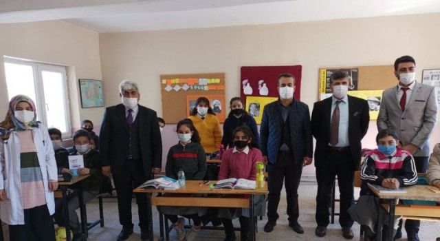 Sivas Gürün'de okullara eğitim ve hijyen ziyareti