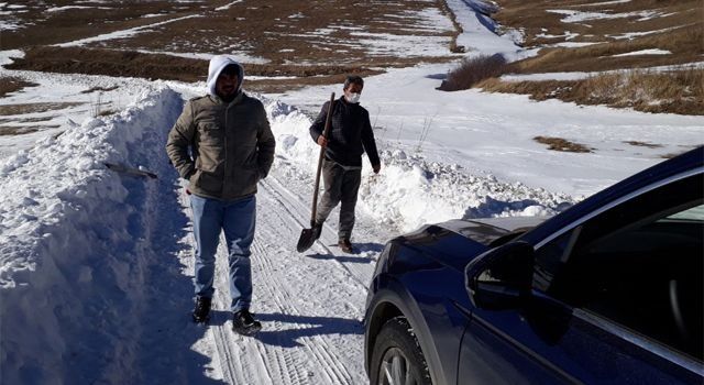 Soğanlı Dağı&#039;nda Katarlılar donmaktan kurtarıldı (ÖZEL HABER)