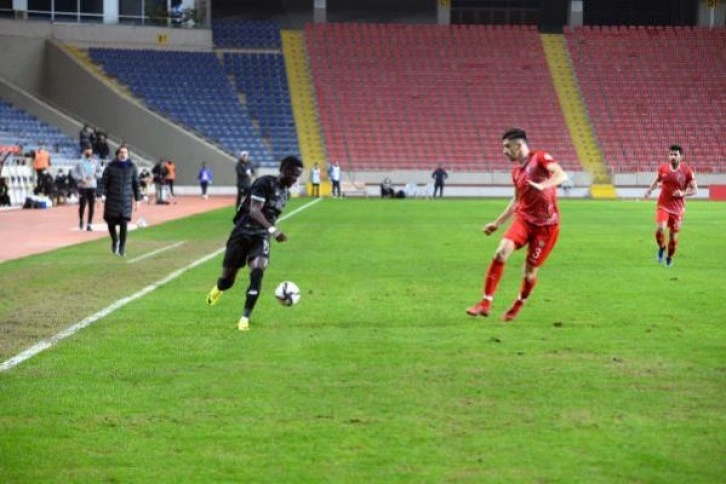 Son dakika haberi! Adana Demirspor, Ziraat Türkiye Kupası'nda son 16 turuna yükseldi