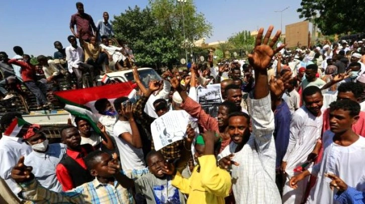 Sudan'da dünkü darbe karşıtı gösterilerde en az 15 kişi hayatını kaybetti