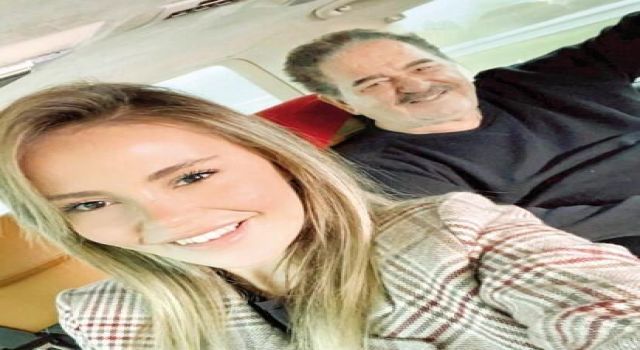Tatlıses ve 43 yaş küçük sevgilisinden selfie