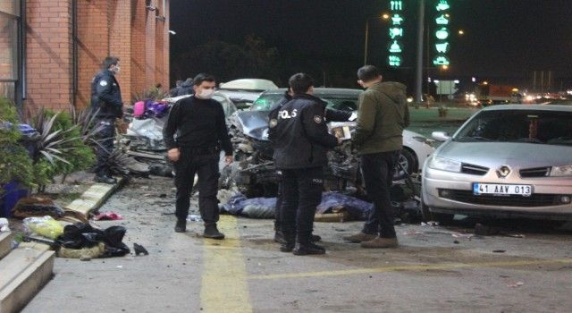 TEM Otoyolu&#039;nda feci kaza: 1 ölü, 8 yaralı
