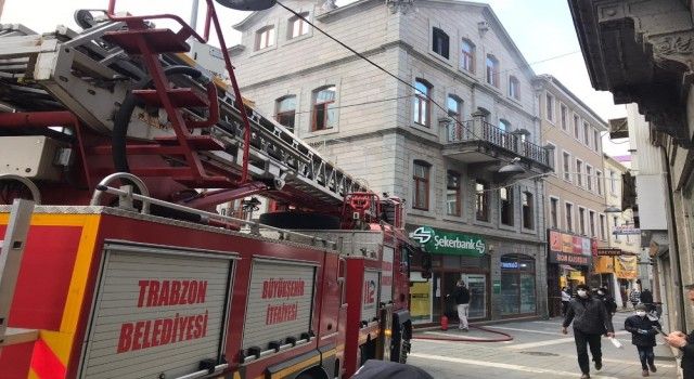 Trabzon&#039;da bankada yangın paniği