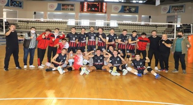 Turgutlu Belediyespor Erkek Voleybol Takımı Kütahya&#039;dan galibiyetle döndü