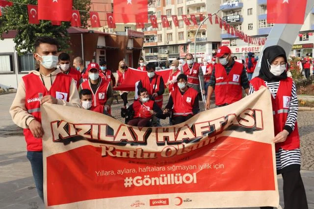 Türk Kızılay Siirt şubesinden "iyilik" sloganıyla farkındalık yürüyüşü