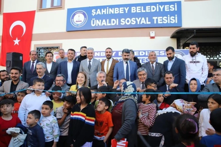 Ünaldı Mahallesinde yapılan sosyal tesisisin açılışı yapıldı