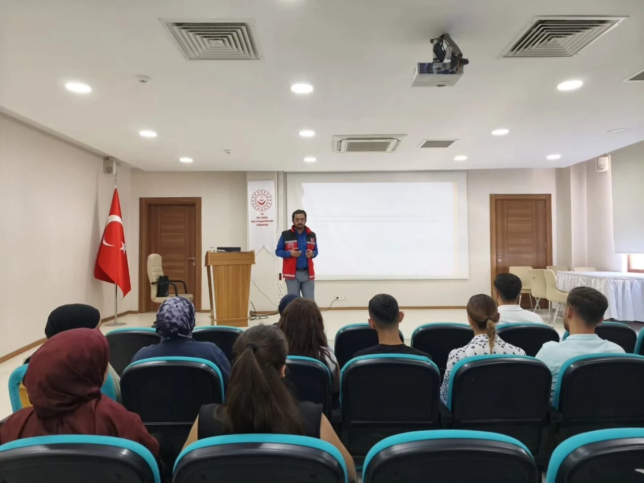 &Uuml;niversite &Ouml;ğrencilerine Evlilik &Ouml;ncesi Eğitim