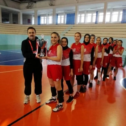 Üniversiteler Basketbol Kadınlar 2. Lig maçlarında Hacı Bektaş Veli Üniversitesi şampiyon oldu