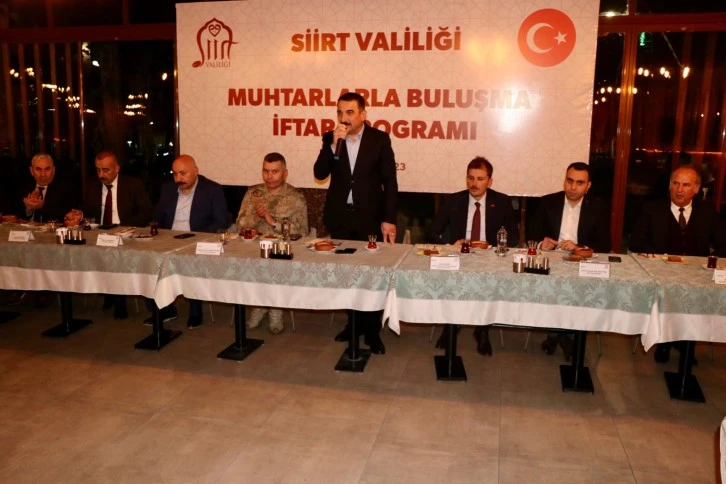 VALİ HACIBEKTAŞOĞLU, İFTAR PROGRAMINDA MUHTARLARIN SORUN VE TALEPLERİNİ DİNLEDİ