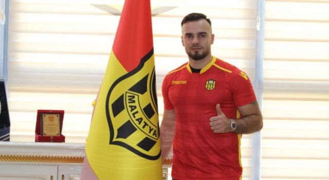 Yeni Malatyaspor'da 3 futbolcu ile yollar ayrılıyor