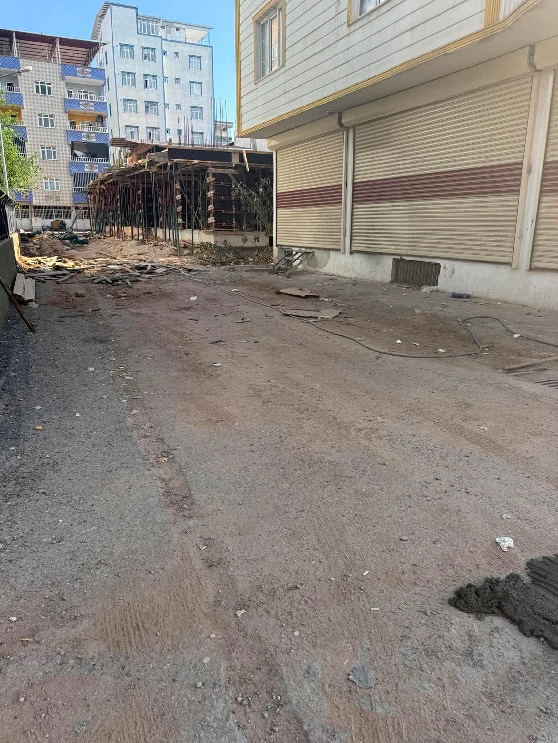 Yollar Toz, Evler Toz: Mahalleli Dertli