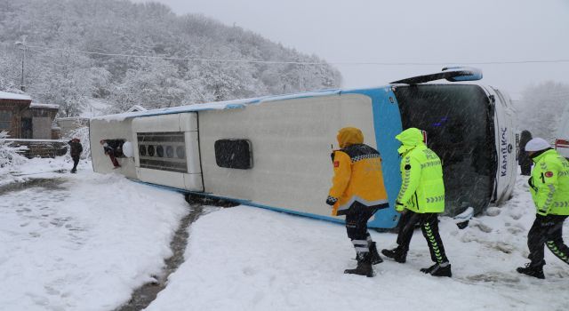 Zonguldak'ta otobüs devrildi: 16 yaralı