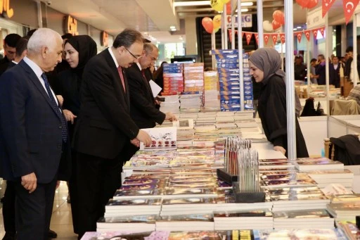 10. Siirt Geleneksel Kitap Fuarı Başladı