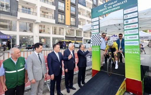 242 Sporcu Siirt'te Yarışıyor