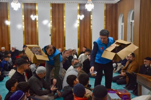 Siirt Belediyesi Berat Kandili&rsquo;nde Kandil Geleneğini S&uuml;rd&uuml;rd&uuml;