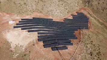 Bitlis Belediyesi 30 dönüme kurulu güneş enerjisi santralinde elektrik üretiyor