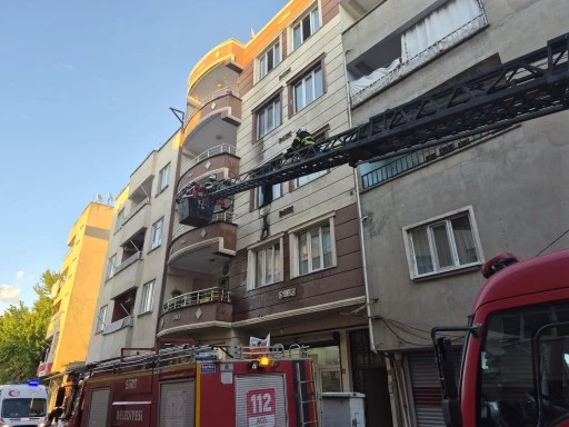 4 Katlı Binada Korkutan Yangın