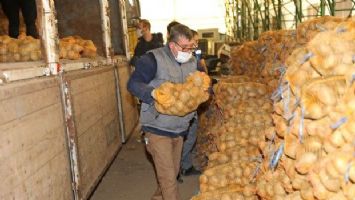 Afyonkarahisar&#039;ın patatesleri Mudanya&#039;da ihtiyaç sahiplerine