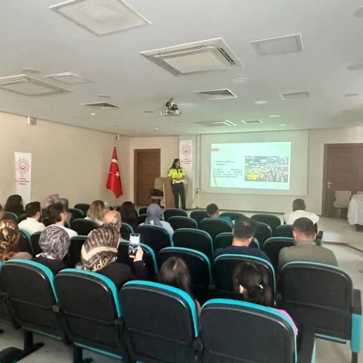 Ailelere Trafik G&uuml;venliği Eğitimi