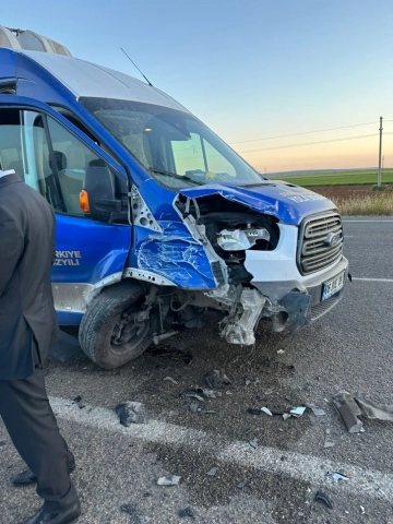 Ak parti Gaziantep’in Anons arabası kaza yaptı.
