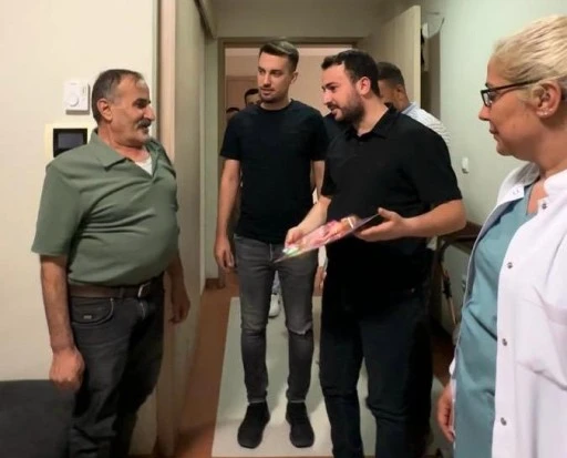 AK Parti Gençlik kollarından hastalara ziyaret