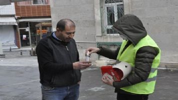 AK Partili Osman Boyraz&#039;dan hemşehrilerine el dezenfaktanı